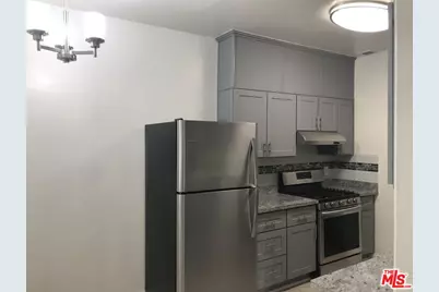 331 N Ogden Dr, Los Angeles, CA 90036 - Photo 17
