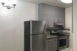 331 N Ogden Dr, Los Angeles, CA 90036 - Photo 17
