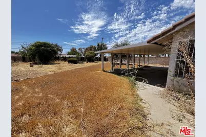 689 W Norwood St, Rialto, CA 92377 - Photo 23