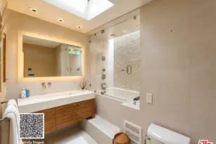 13523 Hartland St, Los Angeles, CA 91405 - Photo 27