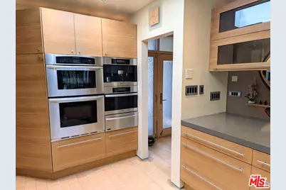 13523 Hartland St, Los Angeles, CA 91405 - Photo 59