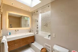 13523 Hartland St, Los Angeles, CA 91405 - Photo 21