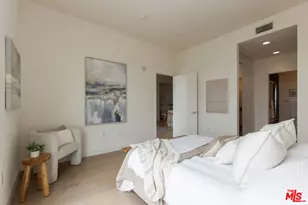 105 S Mariposa Ave, Los Angeles, CA 90004 - Photo 29