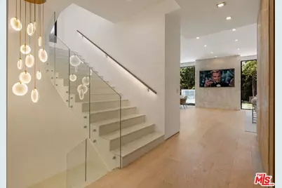 1130 N Poinsettia Pl, West Hollywood, CA 90046 - Photo 5