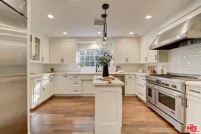 10353 Mississippi Ave, Los Angeles, CA 90025 - Photo 13