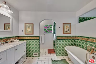 21625 Pacific Coast Hwy, Malibu, CA 90265 - Photo 15