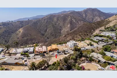 922 Enchanted Way, Pacific Palisades, CA 90272 - Photo 3