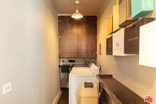 516 N Bronson Ave, Los Angeles, CA 90004 - Photo 23