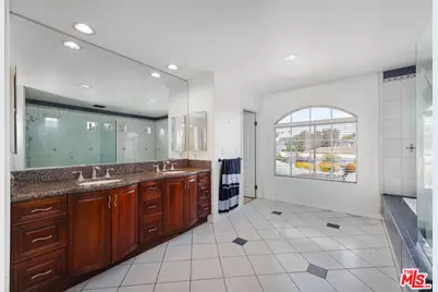 12610 Bonaparte Ave, Los Angeles, CA 90066 - Photo 13