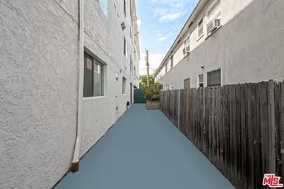 826 2nd St #101, Santa Monica, CA 90403 - Photo 25