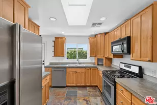 816 N Mansfield Ave, Los Angeles, CA 90038 - Photo 13