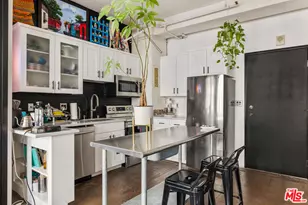 215 W 7th St, Los Angeles, CA 90014 - Photo 17