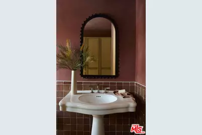 8334 Kirkwood Dr, Los Angeles, CA 90046 - Photo 17