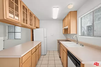 18203 Coastline Dr #2, Malibu, CA 90265 - Photo 11