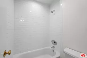 18203 Coastline Dr, Malibu, CA 90265 - Photo 19