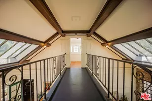 8337 Lookout Mountain Ave, Los Angeles, CA 90046 - Photo 29