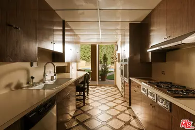 1058 N Hillcrest Rd, Beverly Hills, CA 90210 - Photo 11