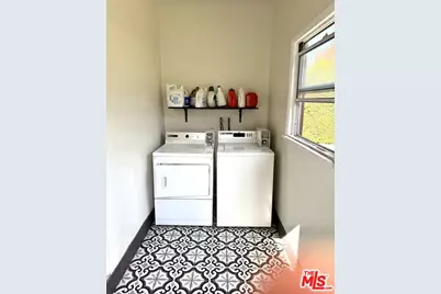 2005 Oak St, Santa Monica, CA 90405 - Photo 3