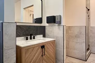 18645 Hatteras St, Tarzana, CA 91356 - Photo 31