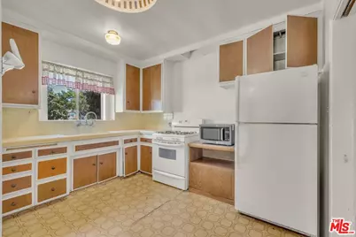 1847 N Fairview St, Burbank, CA 91505 - Photo 9