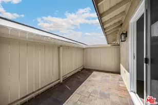 17082 Evergreen Cir, Huntington Beach, CA 92647 - Photo 9