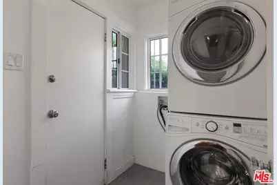 1271 S Mullen Ave, Los Angeles, CA 90019 - Photo 17