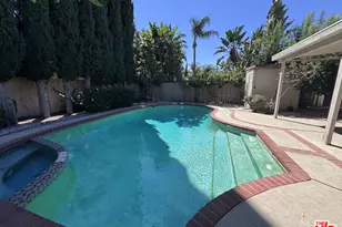 18320 Elkwood St, Los Angeles, CA 91335 - Photo 9