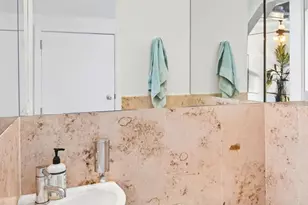 6204 Banner Ave, Los Angeles, CA 90038 - Photo 11