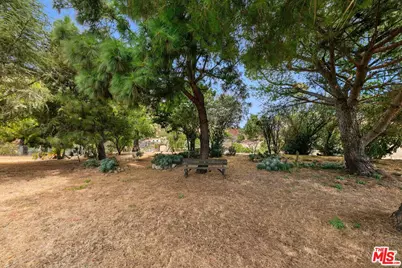 1301 Via Taz, Malibu, CA 90265 - Photo 9