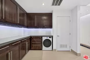 324 N Palm Dr, Beverly Hills, CA 90210 - Photo 19