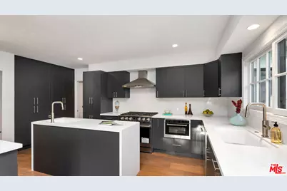 1163 Angelo Dr, Beverly Hills, CA 90210 - Photo 15
