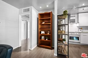 970 Palm Ave, West Hollywood, CA 90069 - Photo 11