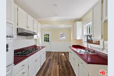 20911 Vose St, Los Angeles, CA 91303 - Photo 17