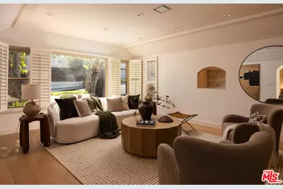 1807 Cochran Pl, Los Angeles, CA 90019 - Photo 1