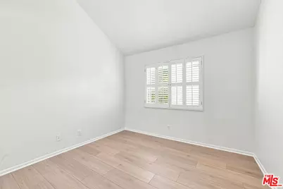 21801 Burbank Blvd #83, Los Angeles, CA 91367 - Photo 37