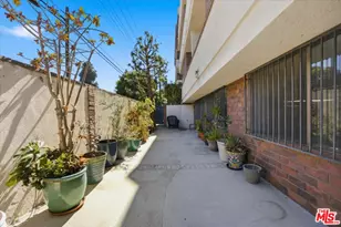 1271 Granville Ave, Los Angeles, CA 90025 - Photo 45