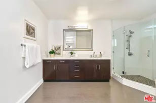 860 S Norton Ave, Los Angeles, CA 90005 - Photo 43
