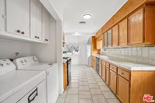 4792 Excelente Dr, Los Angeles, CA 91364 - Photo 17