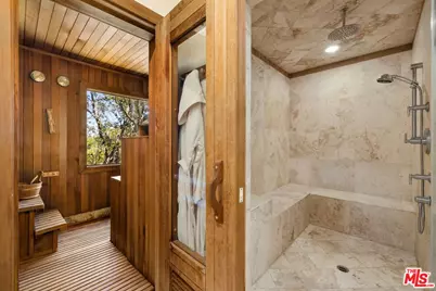 13355 Mulholland Dr, Beverly Hills, CA 90210 - Photo 23