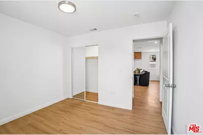2541 Carmona Ave, Los Angeles, CA 90016 - Photo 37