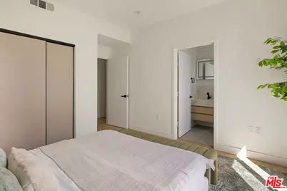 1294 S Citrus Ave, Los Angeles, CA 90019 - Photo 11