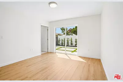 2541 Carmona Ave, Los Angeles, CA 90016 - Photo 41