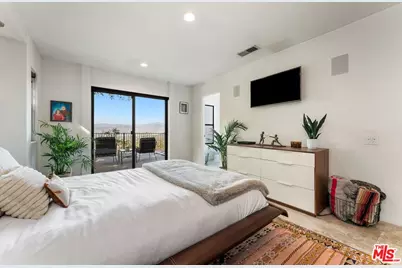 7301 Pacific View Dr, Los Angeles, CA 90068 - Photo 25