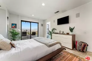 7301 Pacific View Dr, Los Angeles, CA 90068 - Photo 25