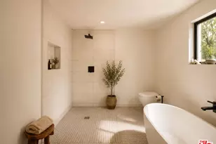 13019 Sky Valley Rd, Los Angeles, CA 90049 - Photo 15