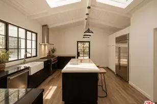 13019 Sky Valley Rd, Los Angeles, CA 90049 - Photo 5