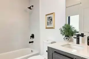1015 S Tremaine Ave, Los Angeles, CA 90019 - Photo 53