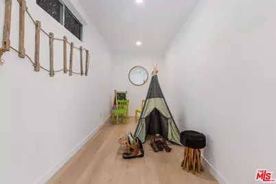 701 Trenton Dr, Beverly Hills, CA 90210 - Photo 45