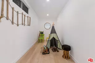 701 Trenton Dr, Beverly Hills, CA 90210 - Photo 45