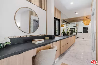 701 Trenton Dr, Beverly Hills, CA 90210 - Photo 33